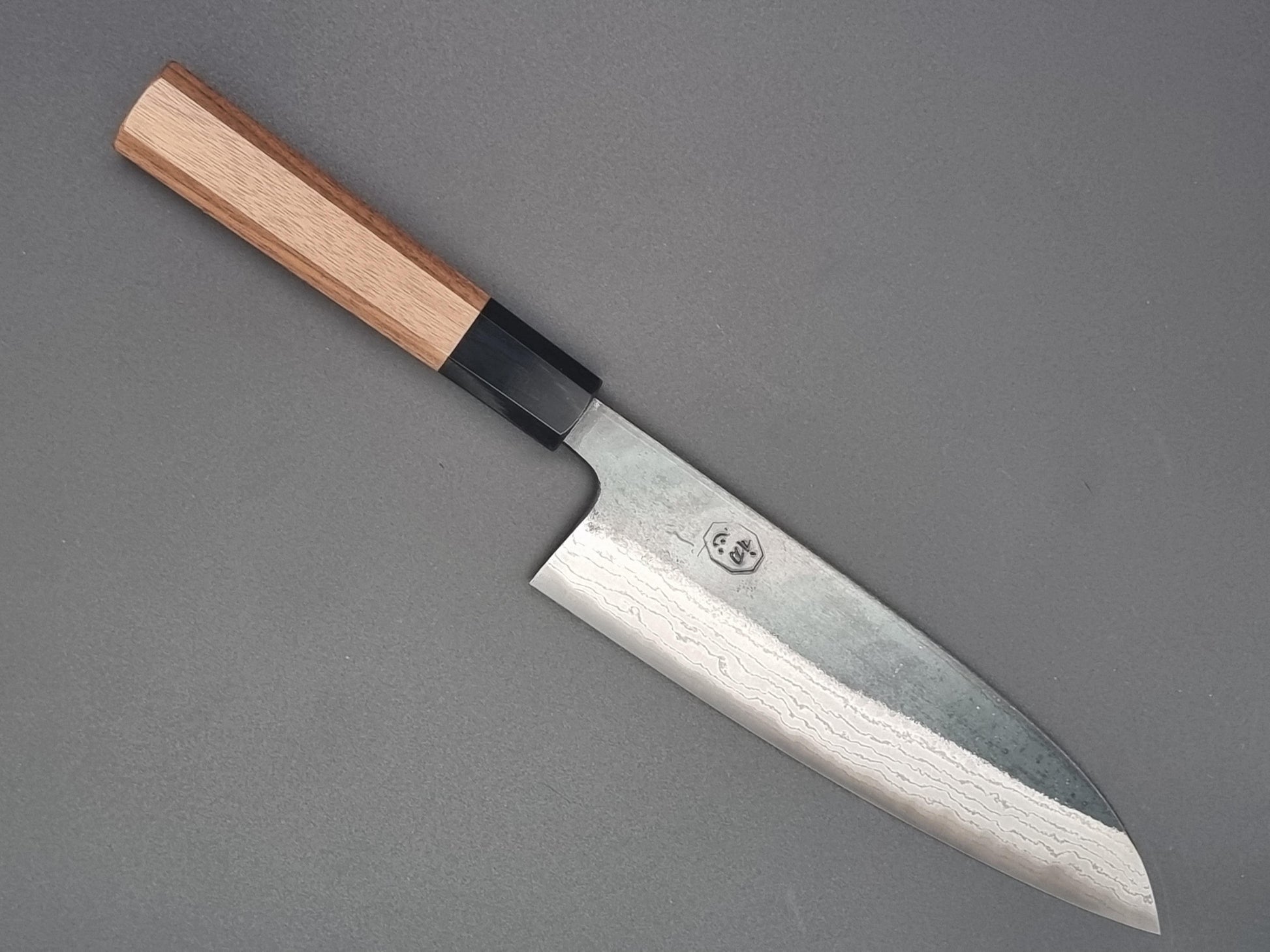 Hatsukokoro Kumokage Blue #2 Kurouchi Damascus 180mm Santoku - The Sharp Chef