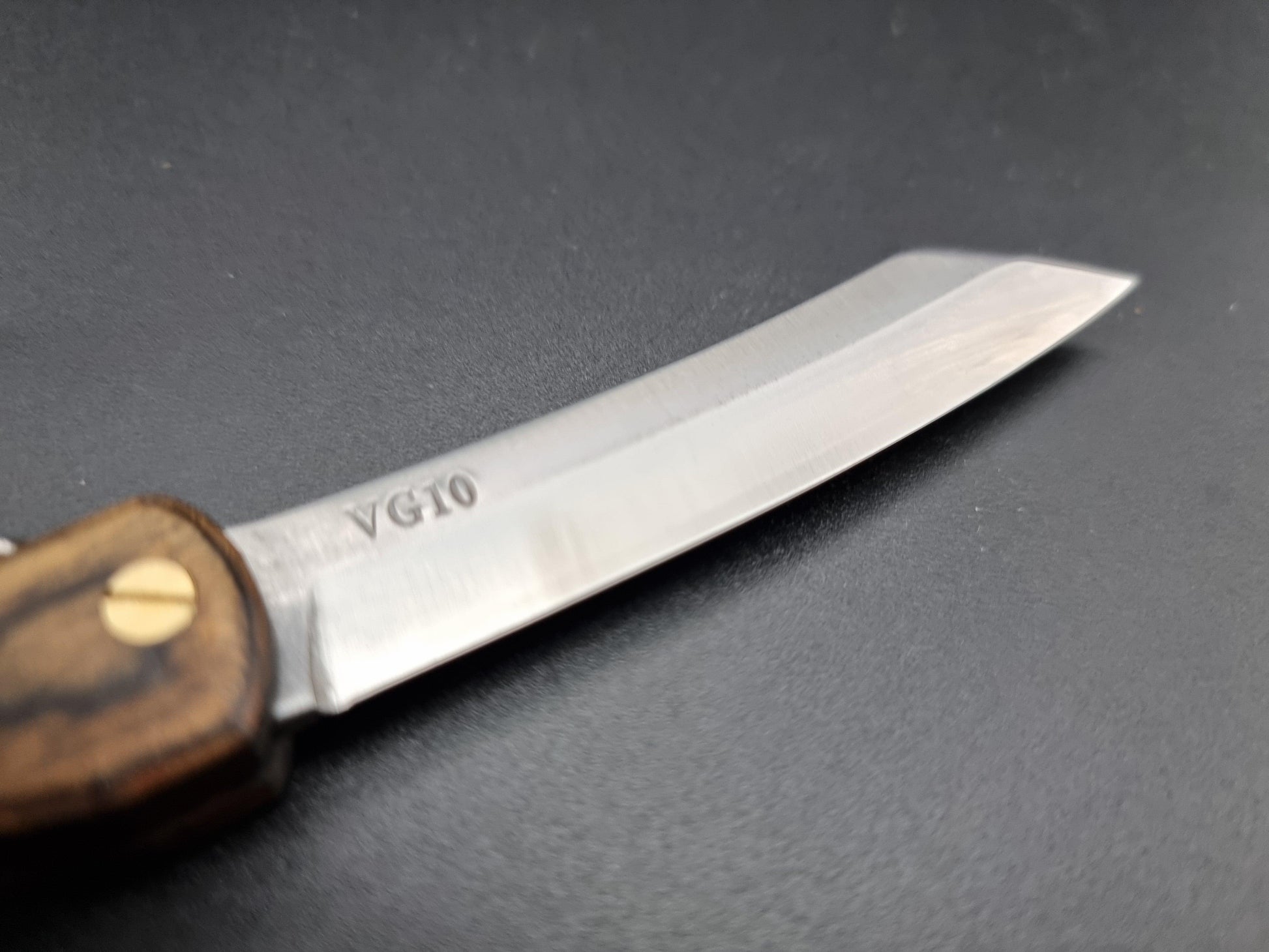 Higonokami VG10 Pocket Knife with Walnut Handle - The Sharp Chef