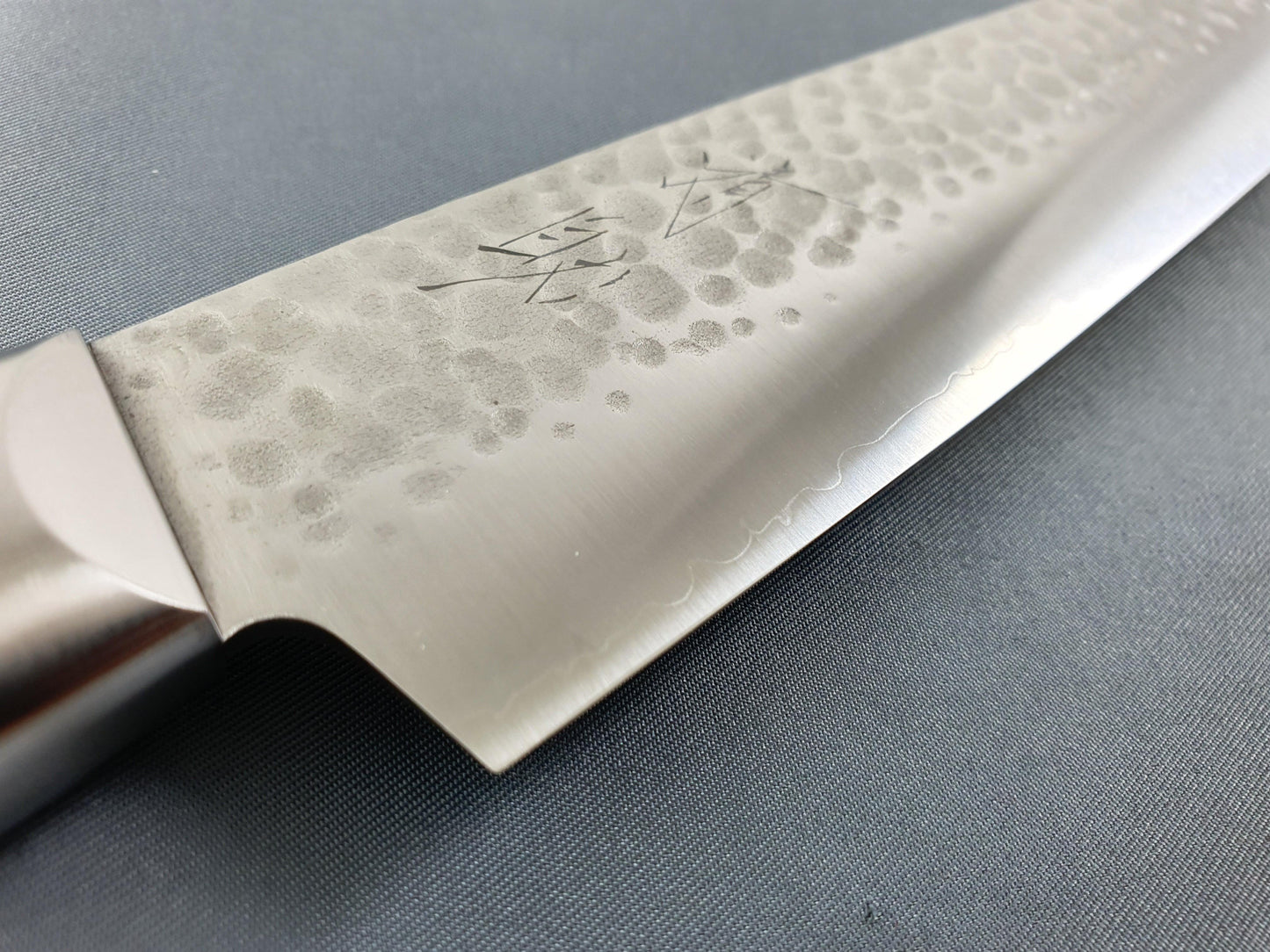 Seisuke Hamono VG10 Hammered 210mm Sujihiki - The Sharp Chef