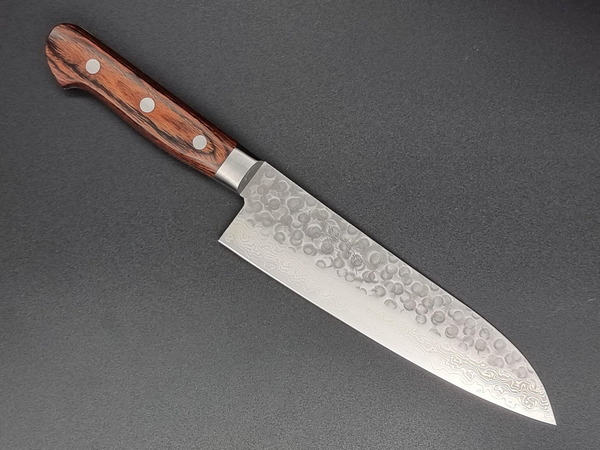 Seisuke Hamono VG10 Hammered Damascus 180mm Santoku - The Sharp Chef