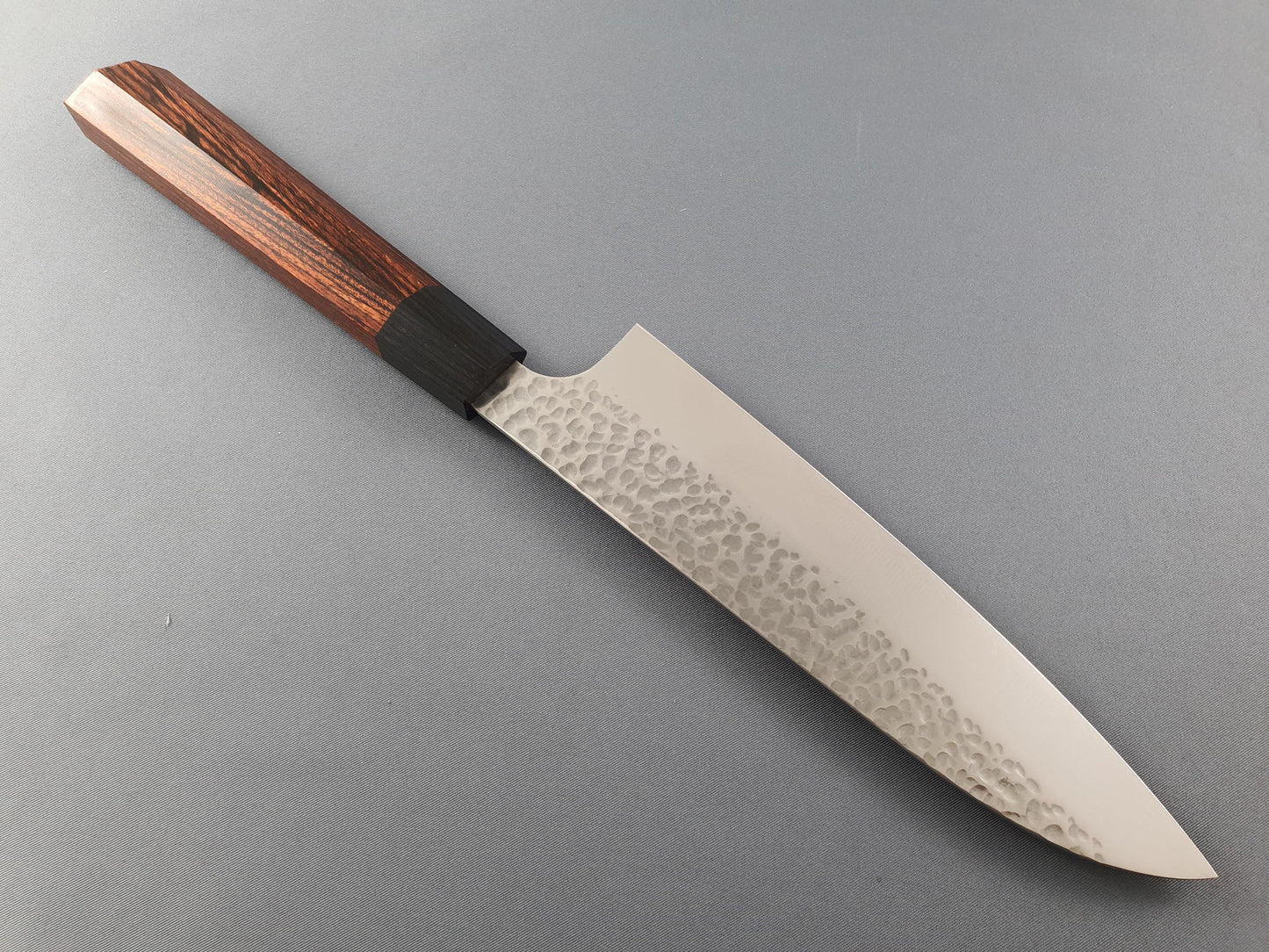 Seki Kanetsugu VG2 Hammered 170mm Santoku Knife - The Sharp Chef