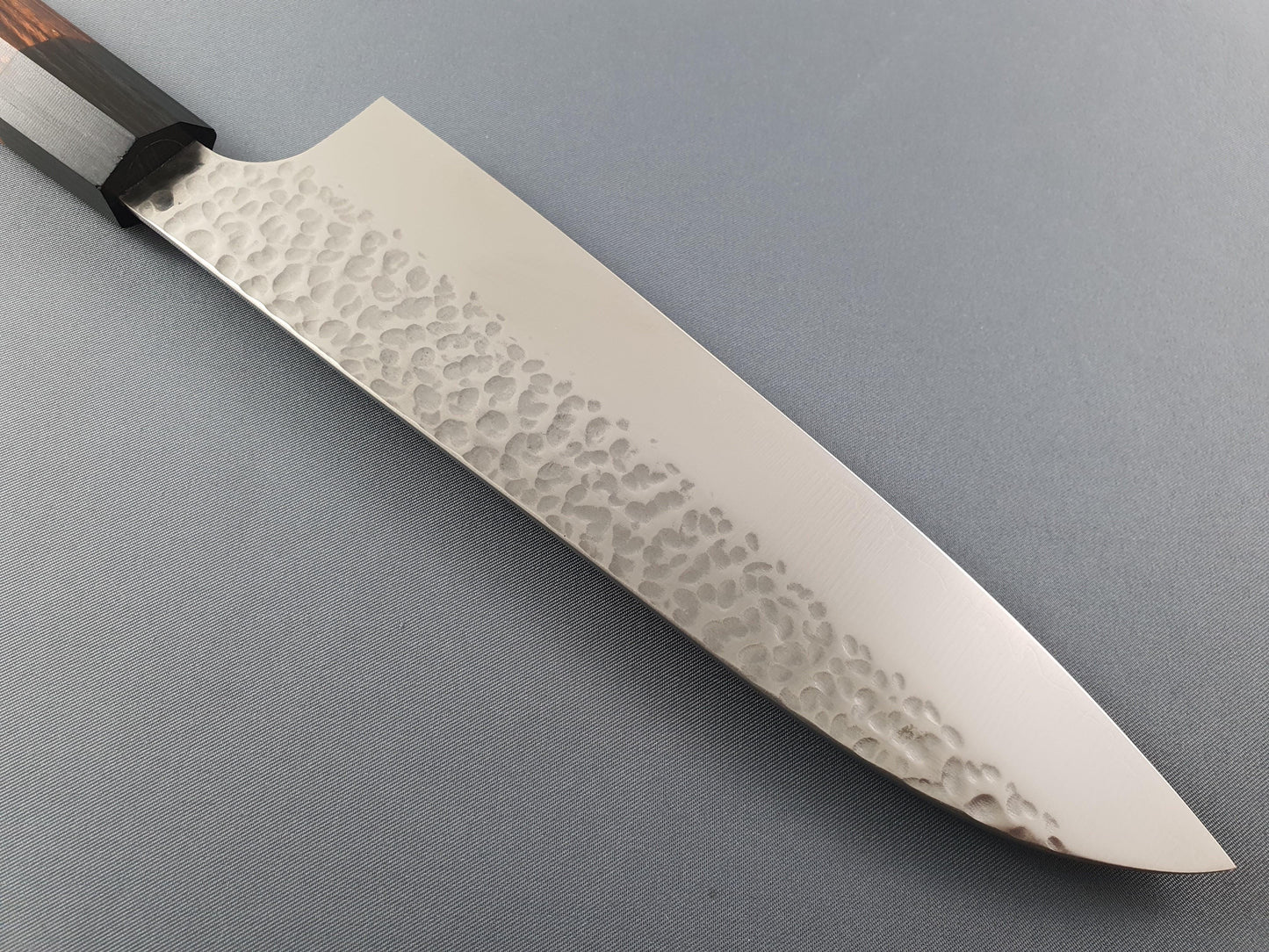 Seki Kanetsugu VG2 Hammered 170mm Santoku Knife - The Sharp Chef